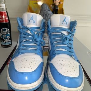 Air Jordan 1 Mid ‘UNC’ 2012